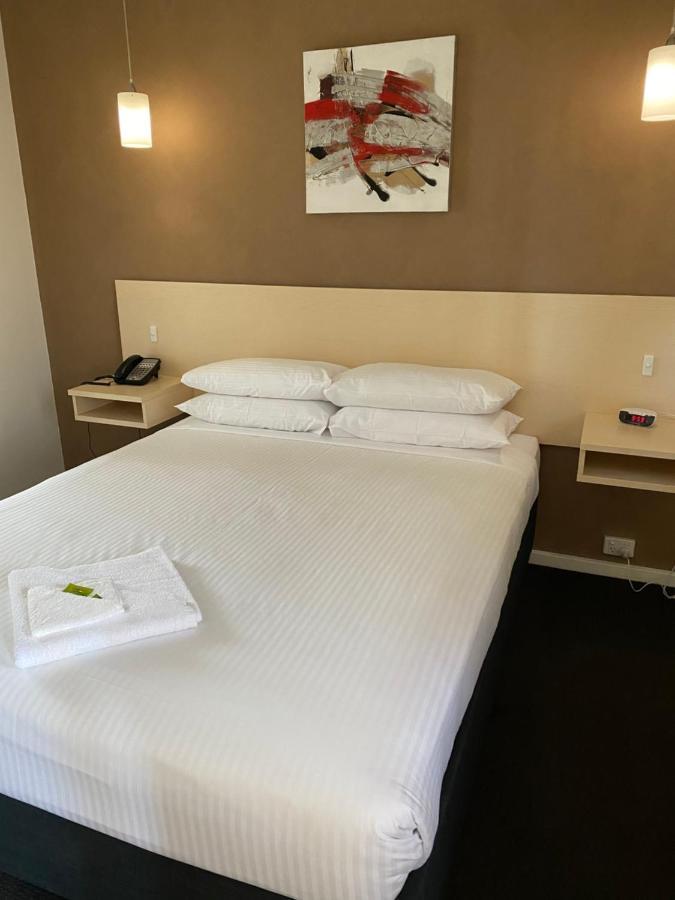 Adelaide Airport Motel Экстерьер фото